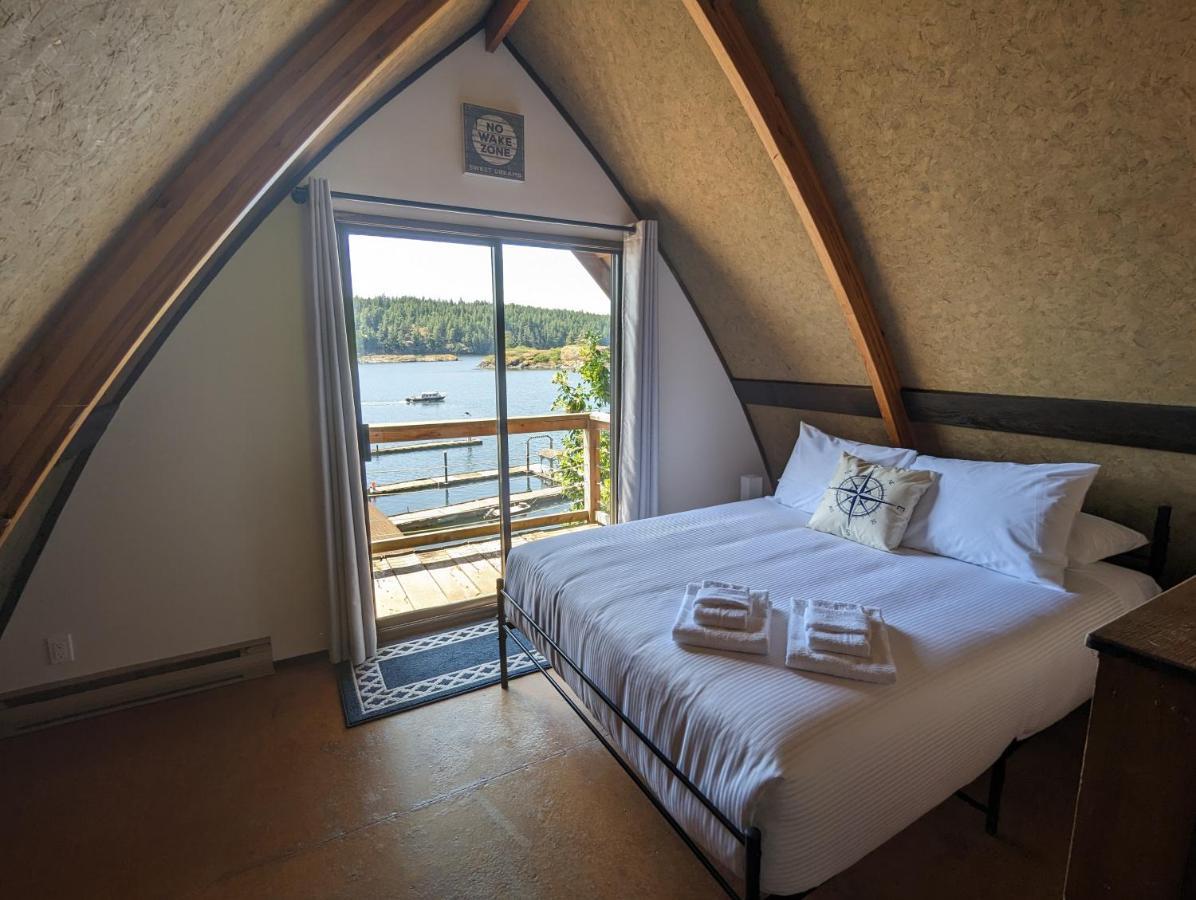 Jade Resort-Oceanfront Suites In Gowlland Harbour Heriot Bay エクステリア 写真